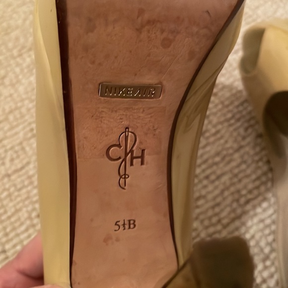 Cole Haan and Nike Air women’s size 5 1/2 patent leather open toe platform pumps - Picture 4 of 6